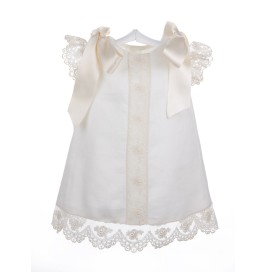 Faldón de lino con encaje de tul