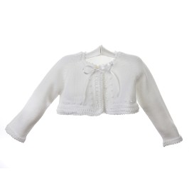 Chaqueta blanca de bebé con manga ranglan perfecta para los faldones de cintura
